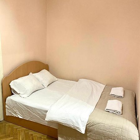 В Центрі Біля Ратуші Вулиця Площа Ринок 11 Лвив Екстериор снимка